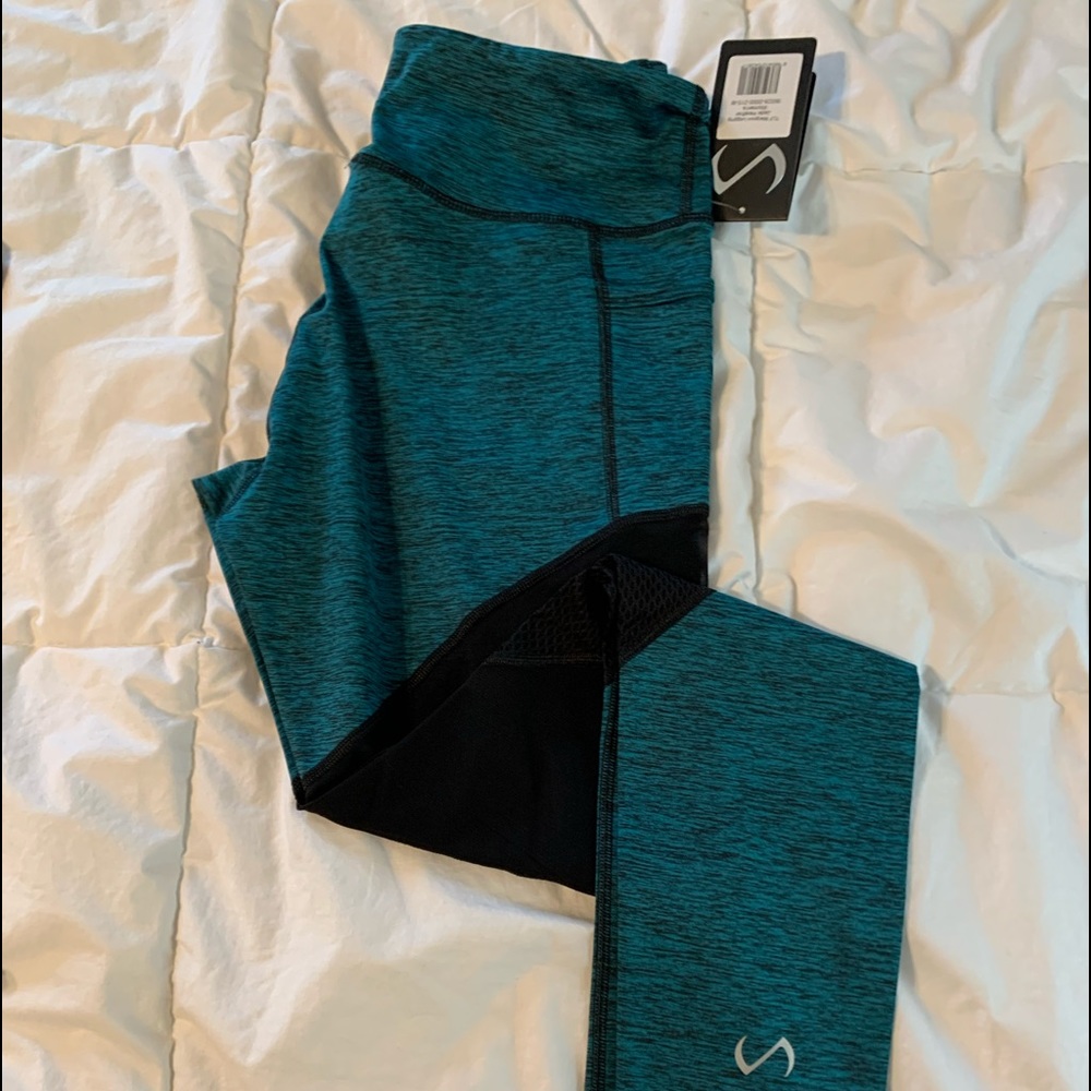 NWT - TLF leggings size medium